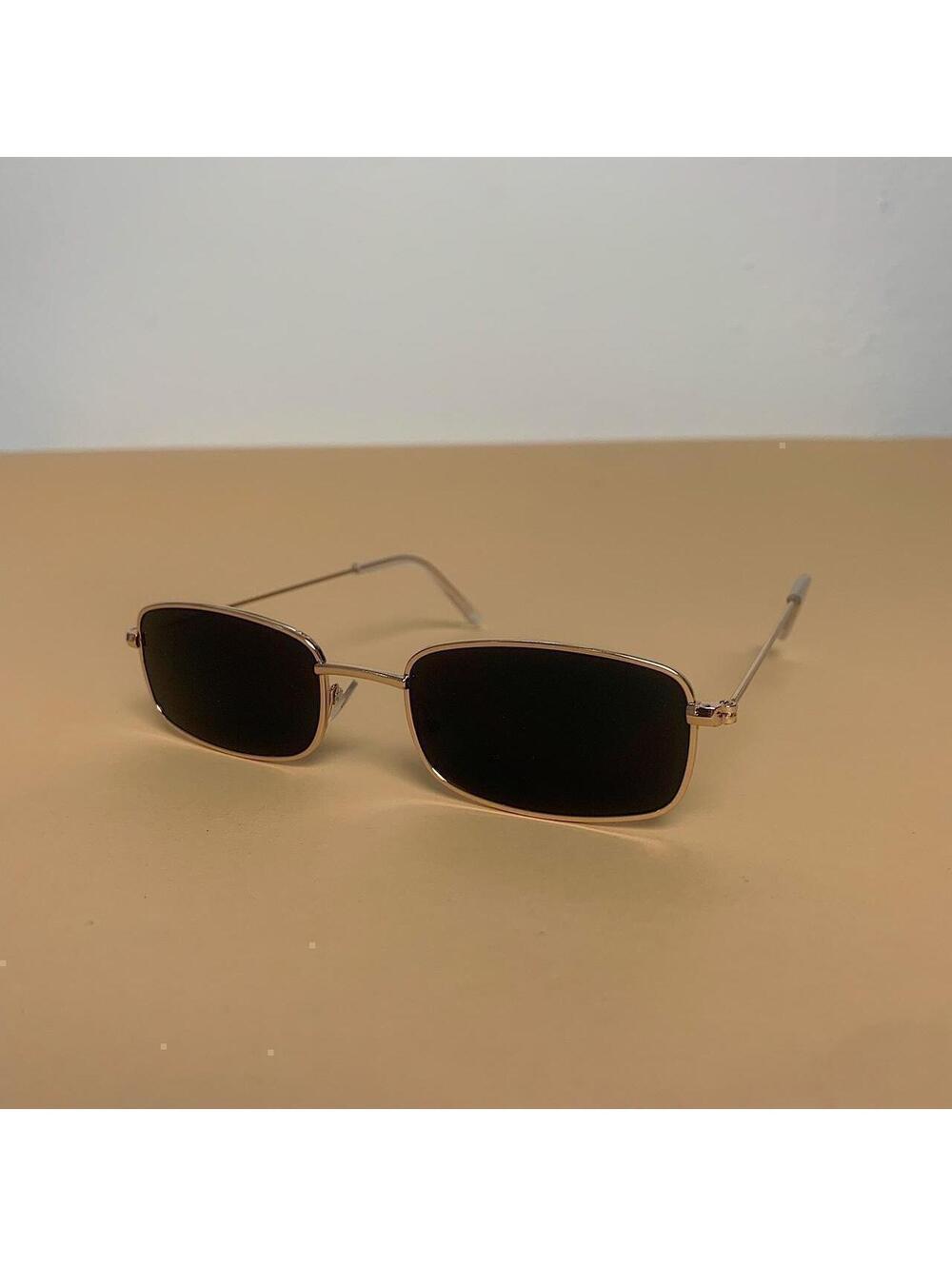 Y2k 2000s vintage black and gold unique slim style silver mirror lense